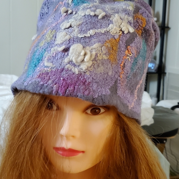 Unique hat 100% handmade 100% marino wool With 100% Silk - Picture 2 of 3